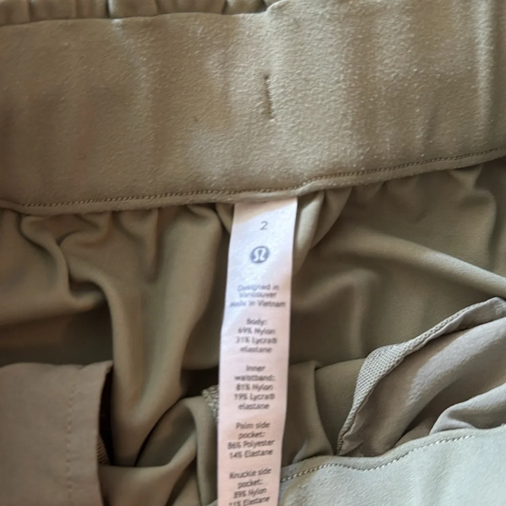 Lululemon sz 2 Keep Moving Pant 7/8 High-Rise Rosemary Green great condition